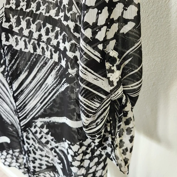 Chicos 3 Roll Tab Sleeve Button Front Blouse Semi Sheer Womens Size XL White NWT - Picture 7 of 8